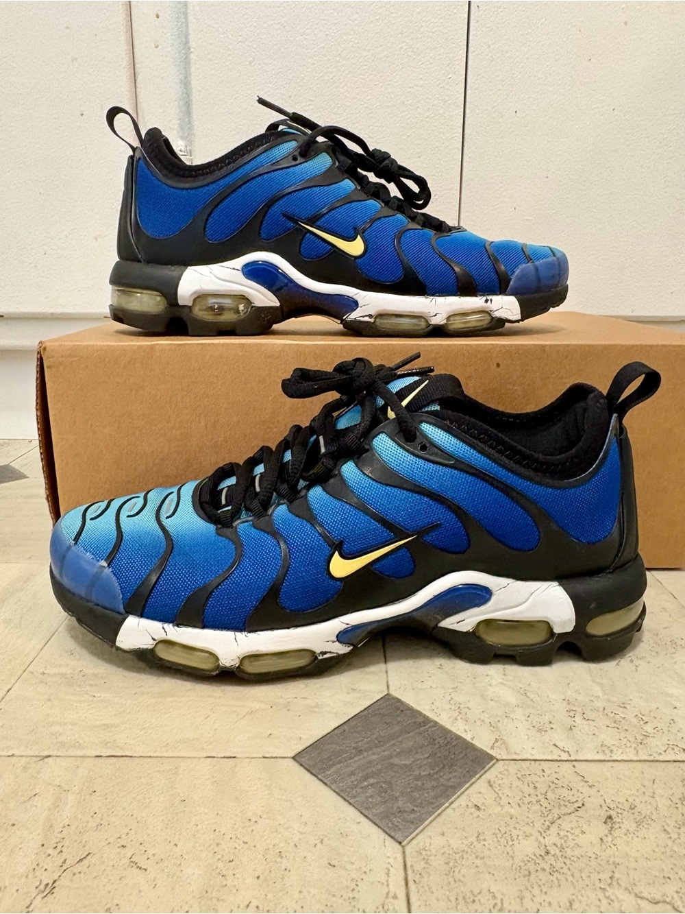 NIKE WMNS AIR MAX PLUS TN ULTRA HYPER BLUE 2016 SIZE 8.5 881560 401